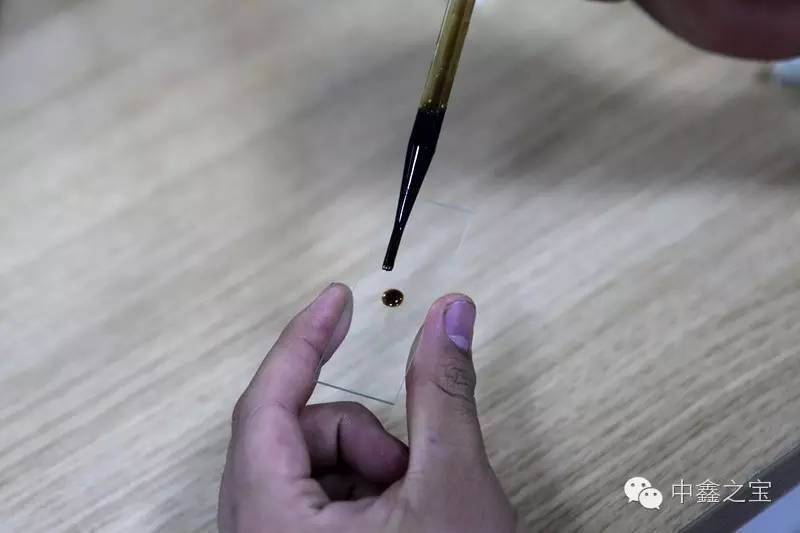 汽车机油多长时间换一次最好视频,汽车机油是看时间换还是看公里数