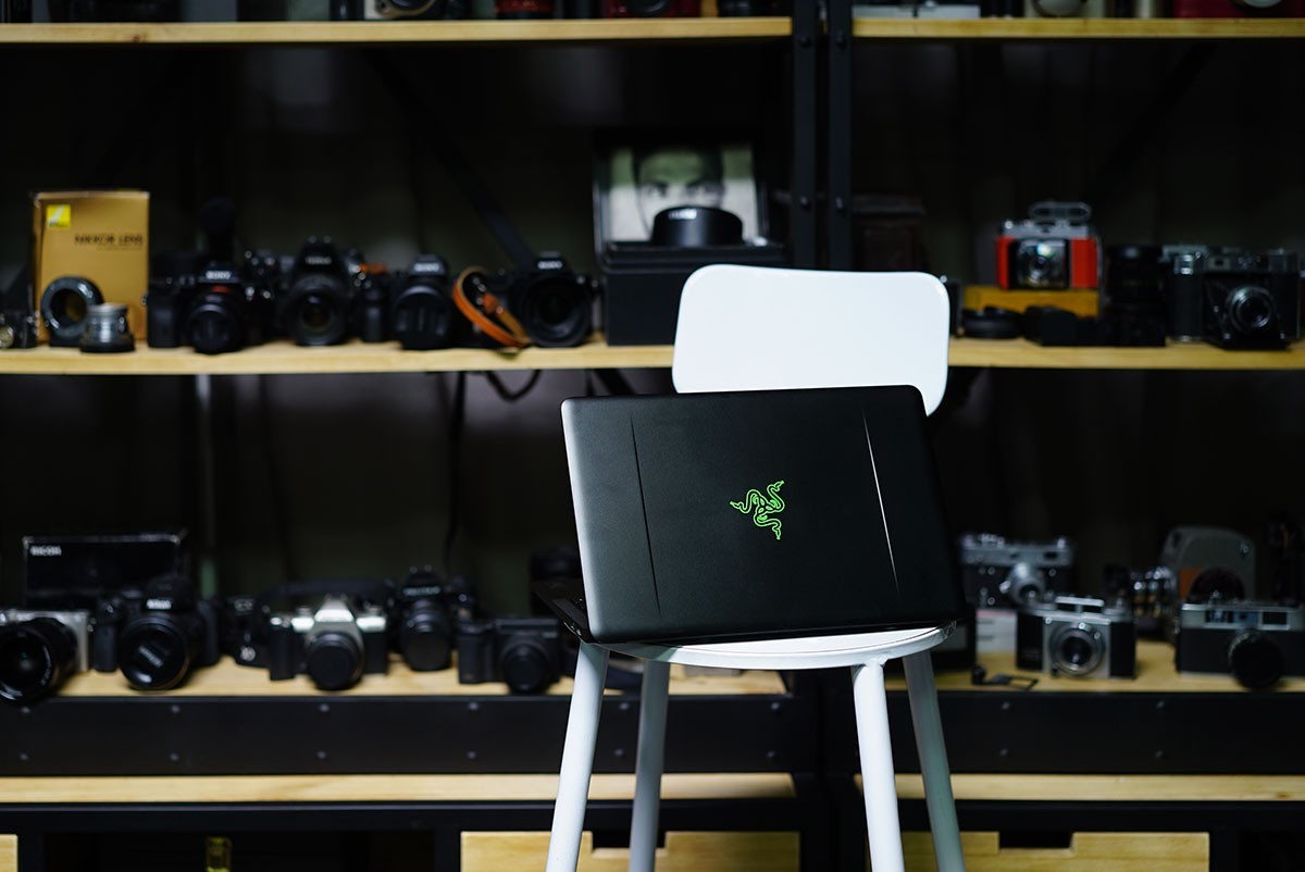 雷蛇灵刃潜行版2017版换电池,雷蛇灵刃13潜行版换固态硬盘