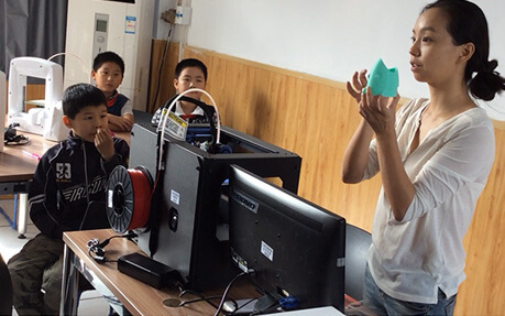 思迪佳STEAM教育培训结合3D打印培养孩子创造力