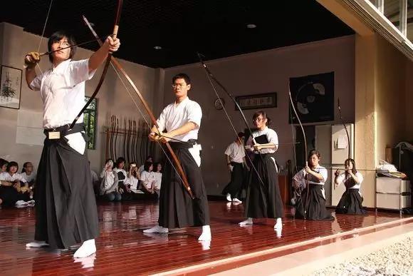 竹子做的锋利无比的武士刀,竹子制作武士刀