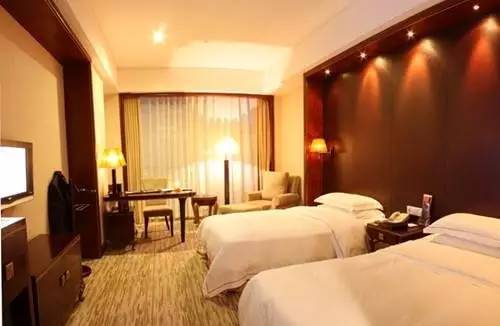 住酒店搞脏床单需要清洗费吗,如果发现酒店床单脏可以要索赔吗