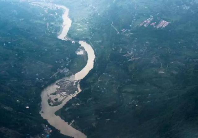 资讯早报最新消息,新闻早报实时播报今天