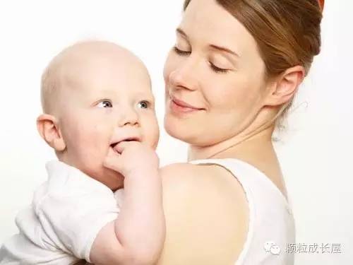 宝宝睡觉含着母乳不放怎么办,宝宝睡觉不放奶瓶吸两口