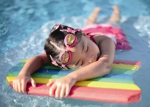 天气热了去游泳！别急，先看完这些先！