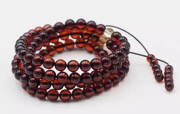 抚顺琥珀血珀好还是蓝珀好,琥珀蜜蜡哪种有收藏价值