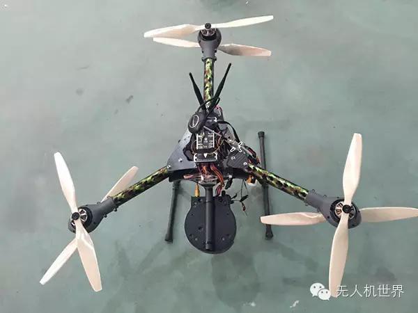 北京飞手张丰:第一次飞25B直升机时双手发抖,附赠新手指南