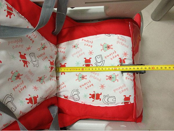 再也不用追着宝宝喂饭了,费雪与BabyFirst小餐椅对比!