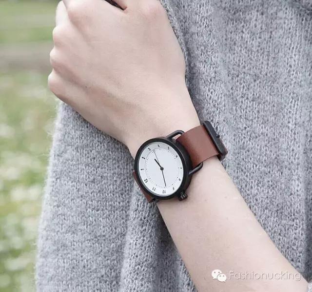 露手腕好看的表,再好看的表都遮不住