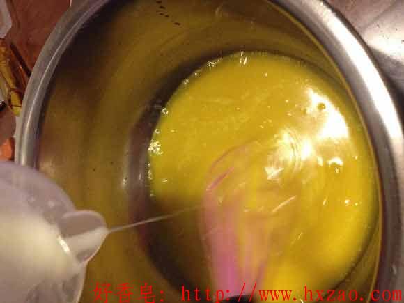 超滑的羊奶手工皂功效,手工制作的羊奶皂美白效果怎么样