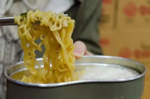 泡面和螺蛳粉怎么选比较好,螺蛳粉pk泡面