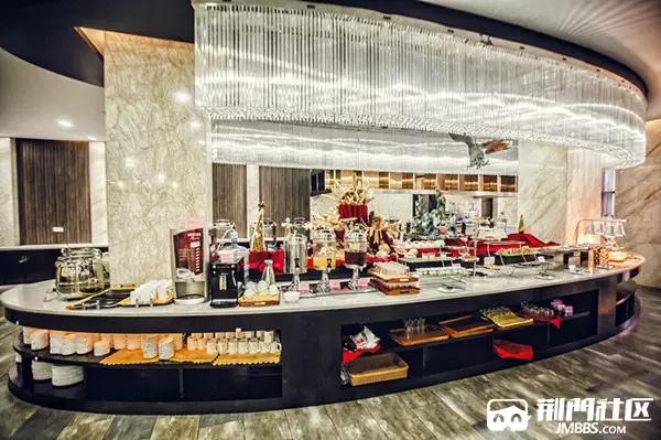 一个有情怀的荆门男人,在长江租了一条游轮,只给荆门人免费坐