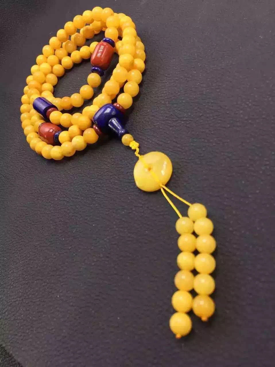 蜜蜡是世界几大宝石之一,琥珀蜜蜡是天然的有机宝石吗