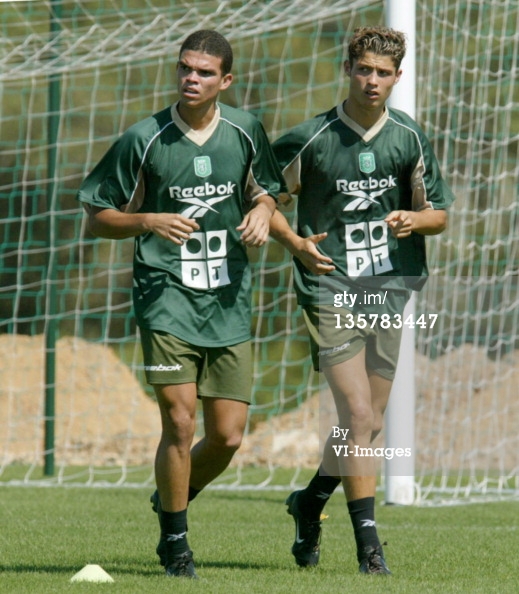 足球鞋nike传奇系列,耐克刺客cr7足球鞋推荐