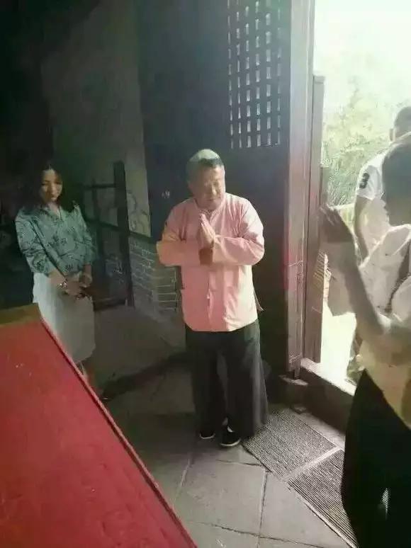 五月初一拜文殊菩萨,农历五月十五日拜菩萨