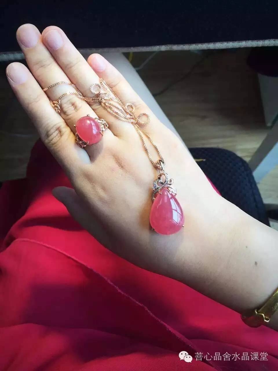 桃花玉和红纹石区别,红纹石招桃花真的有这么灵吗