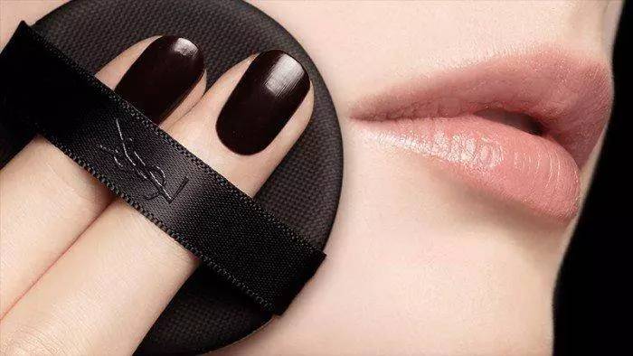 ysl圣罗兰聚焦光感蕾丝气垫,ysl的气垫卡粉吗