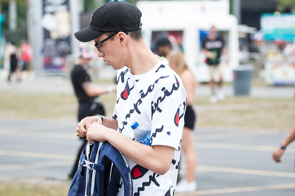 搭配宝典重点很多！嘻哈音乐节最潮穿搭了解一下！