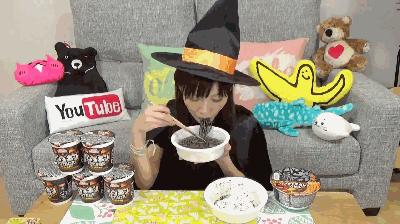 这么可爱的大胃王你见过么？