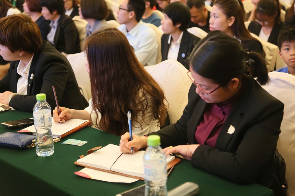 在路上|丁老师平安湛江站、茂名站、*江阳**站,高主任新华乌鲁木齐站(2场),李医生新华深圳站,许大夫平安长寿站,季博士平安重庆站