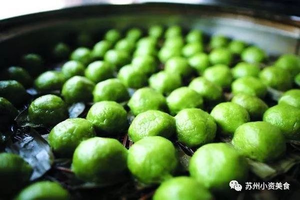 3月啦!不时不吃的苏州人又迎来了一波春天的美食,青团子、腌笃鲜、明前螺、马兰头……