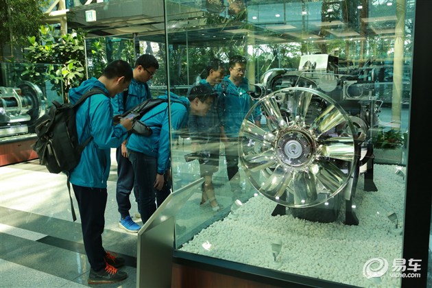 本田雅阁混动与索纳塔混动哪个好,索纳塔九混动怎么样