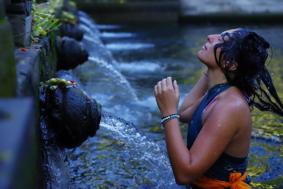 鐞嗗厜瀹惧緱k1浜屼唬瑙嗛,浣撻獙鐩告満