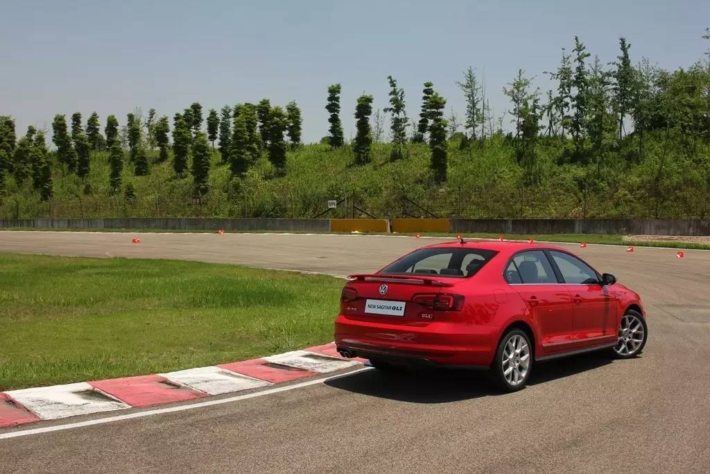 一汽大众速腾gli,国内大众速腾gli最新款