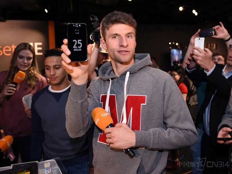 与足球结缘的Gigaset金阶给球迷极致享受