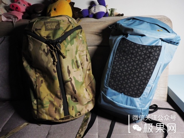 踏海淋雨还怕东西沾水？把东西装这个包全搞定
