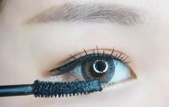 如何学会韩国妆容,韩国可爱眼妆画法图片