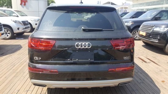 q7奥迪2017落地多少钱,2017款奥迪q7参数