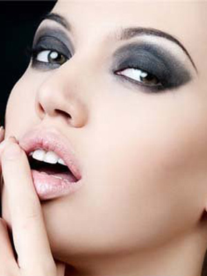 化妆开眼角怎么画尖,怎么才能化出开眼角的妆