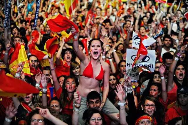 欧洲杯有多少球迷参与过,欧洲杯有多少球迷参与比赛