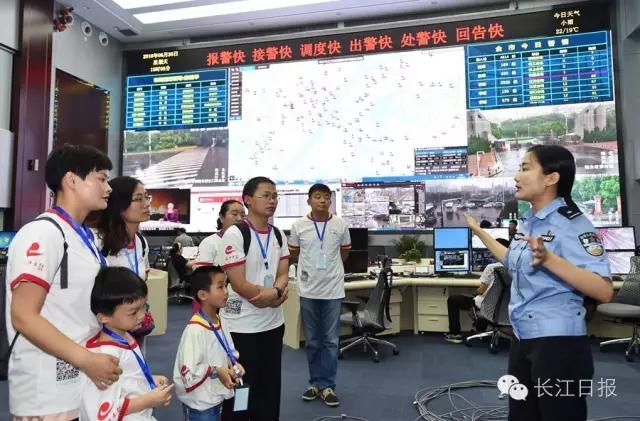 报警打110还是本地派出所电话,打110报警会被泄露电话吗