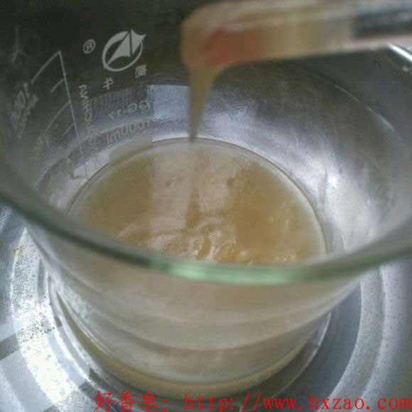 怎么做有颜色的蚕丝皂,蚕丝手工皂制作教程