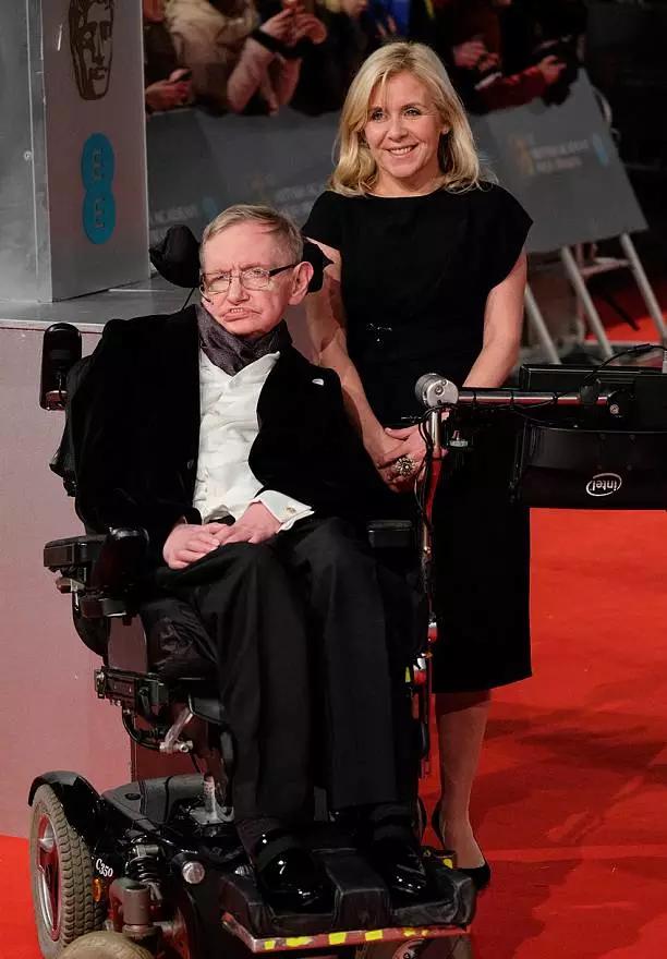 霍金是物理学家他发现了什么现象,霍金的家庭背后的奇葩