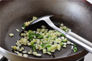 快！拿个大点的盆子，接住我的口水！