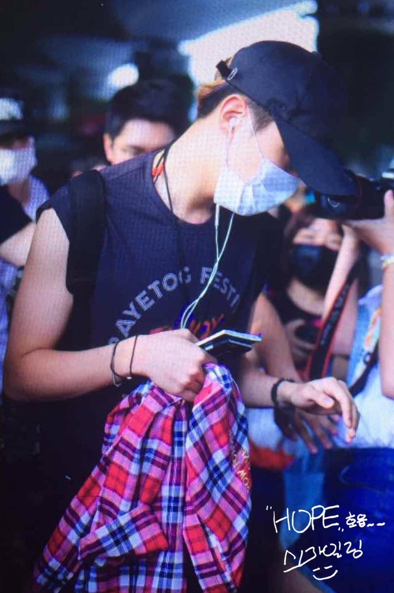 防弹少年团结束海外行程,防弹少年团大型出圈自我介绍