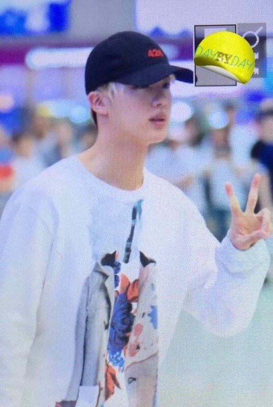 防弹少年团结束海外行程,防弹少年团大型出圈自我介绍