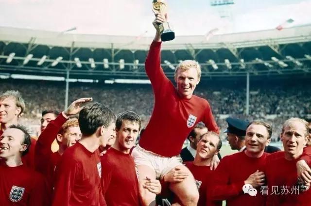 英格兰足球队为什么称为三狮军团,英格兰是三中卫体系吗