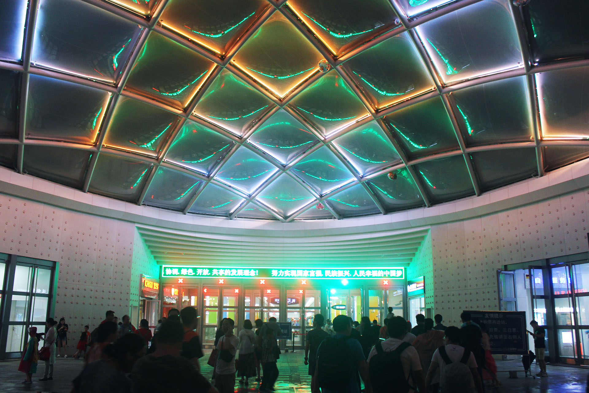 上海迪士尼好玩吗值得去吗,上海迪士尼一整天游玩攻略