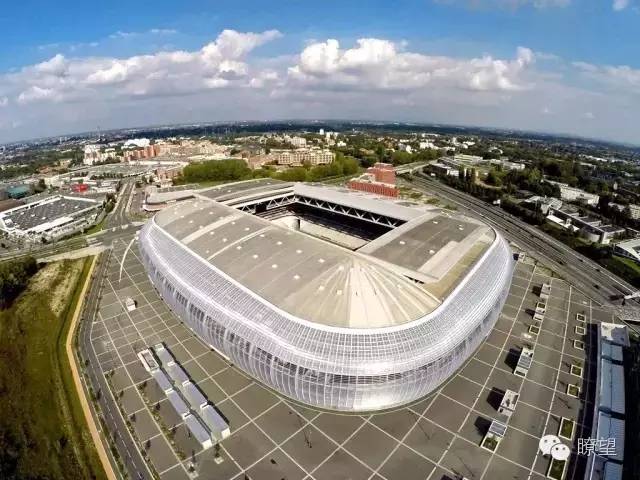 像c罗梅西一样踢球,像c罗一样的球星