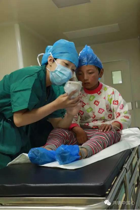 “同心路”上点滴小记——慈者温情为多难脑瘫患儿开启心门