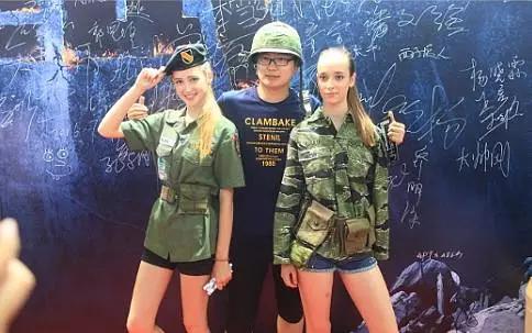 张召忠真的要当局座啦！这回真被玩坏，新节目发布会表情包诞生！