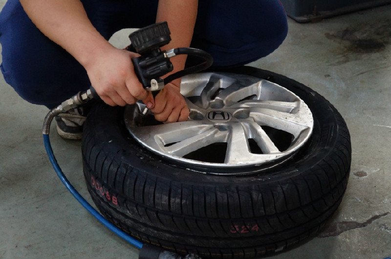 天上掉轮胎,倍耐力新p1轮胎测评视频