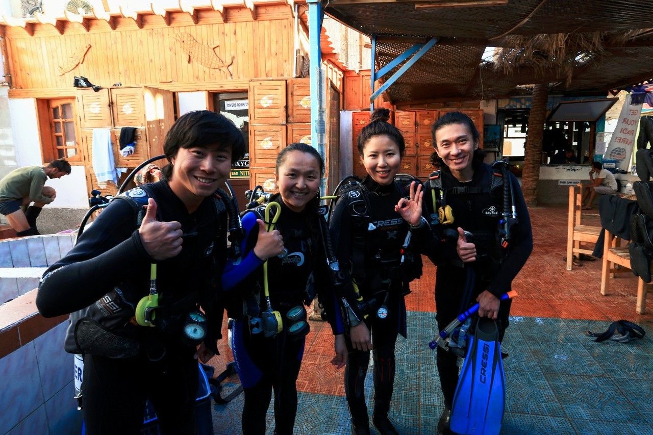 一个陕西汉子花7万元环游地球1圈,还带回一个美国女友!