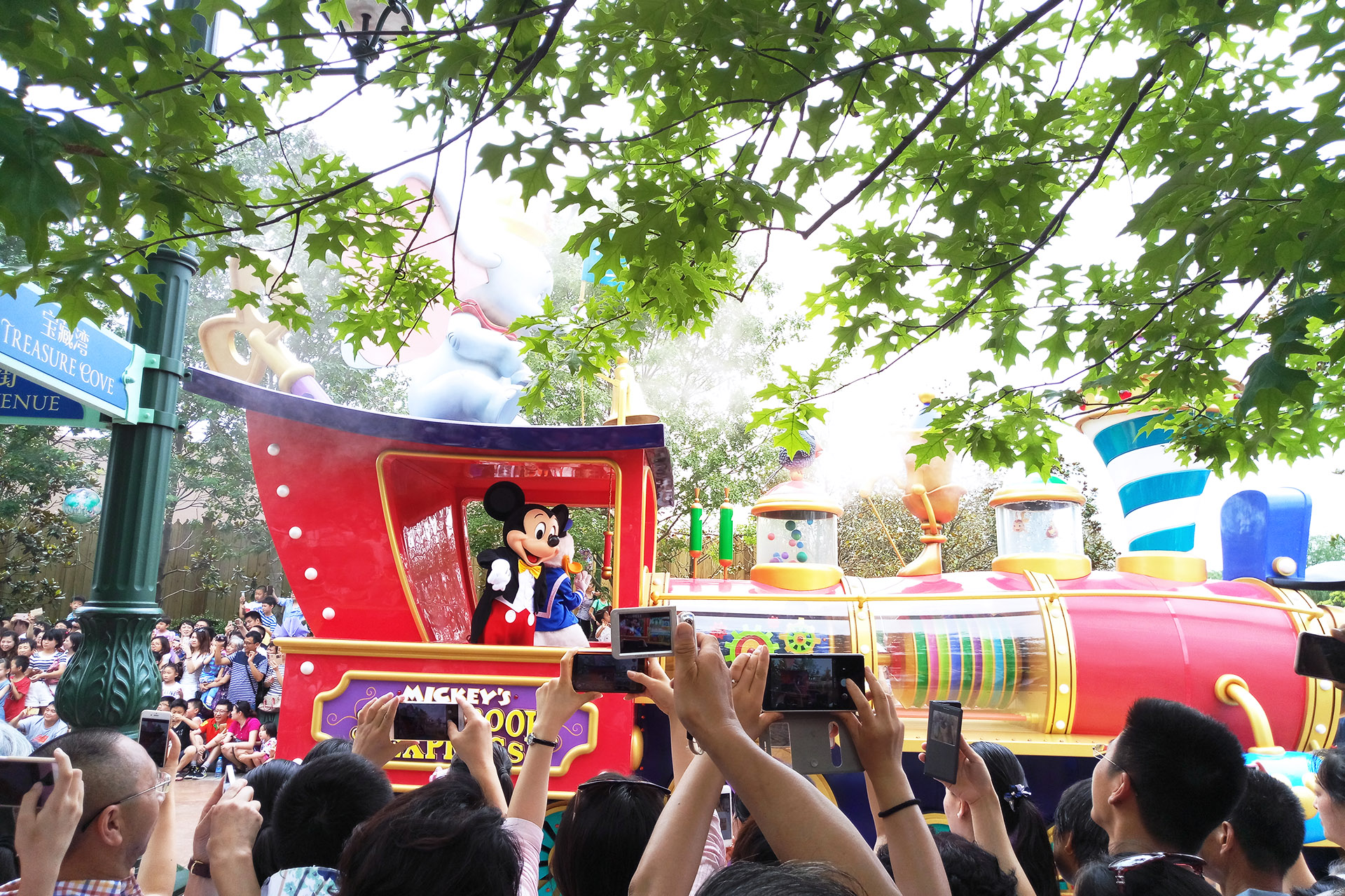 上海迪士尼好玩吗值得去吗,上海迪士尼一整天游玩攻略