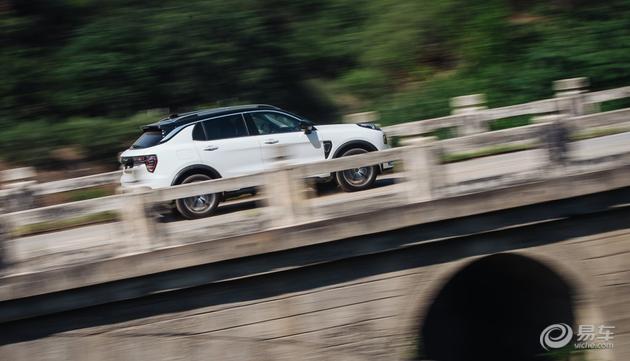 如何拍车跑山路拍出高级感,怎样拍车景好看