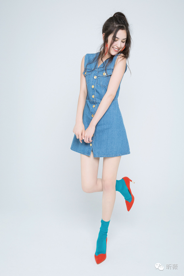 满大街的一排扣子是怎么回事？！