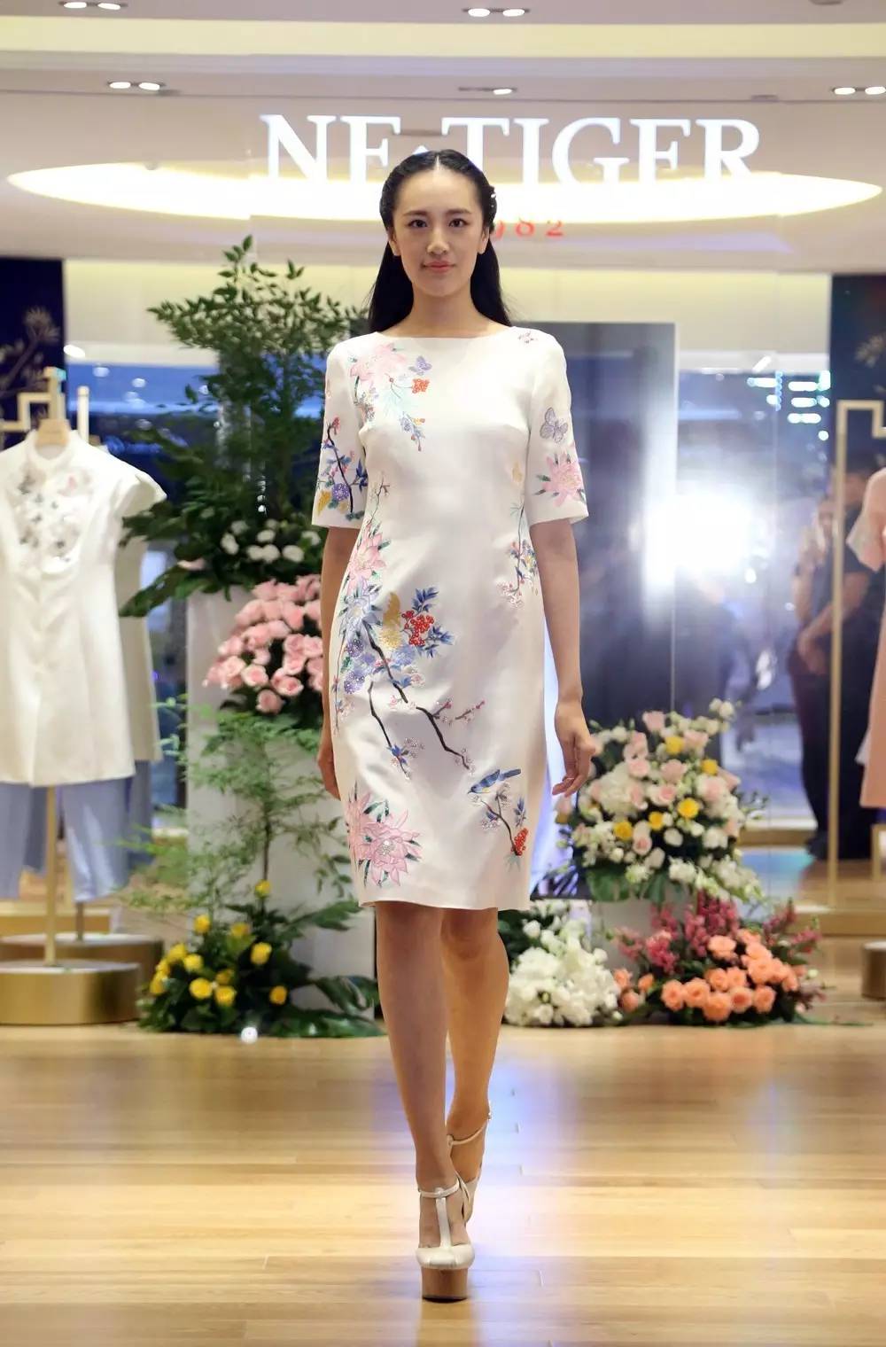 尚品|美衣、美食、美酒、美人,去NE·TIGER高级成衣店享受“四美”!